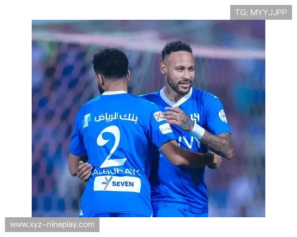 足球明星骑摩托惊艳亮相赛场背后故事揭秘